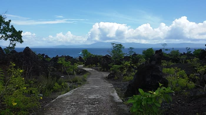 Batu Angus in Ternate: “Education is important. By traveling you also learn things – the point is that you can learn anywhere,” she said.