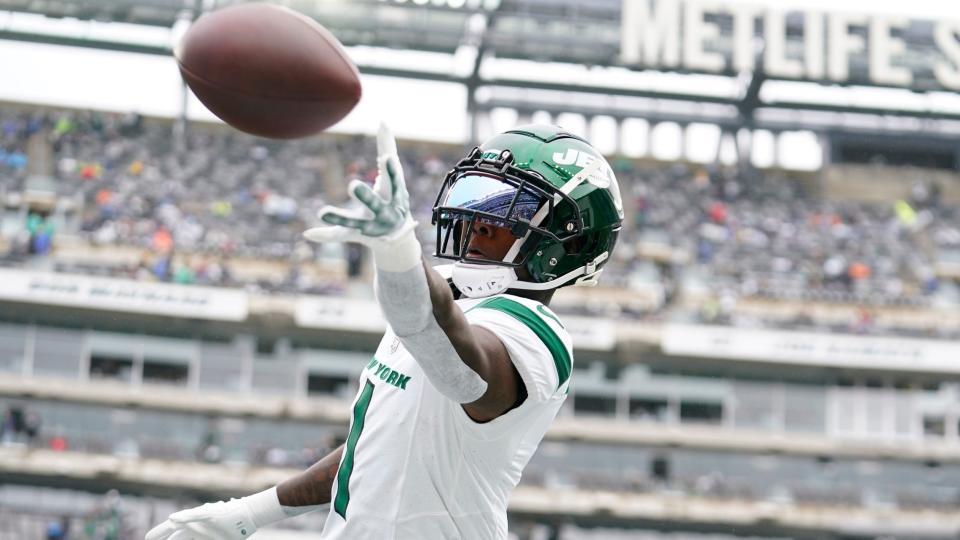 New York Jets cornerback Sauce Gardner (1) catches the ball during warmups before the Jets take on the New England Patriots at MetLife Stadium on Sunday, Sept. 24, 2023, in East Rutherford.