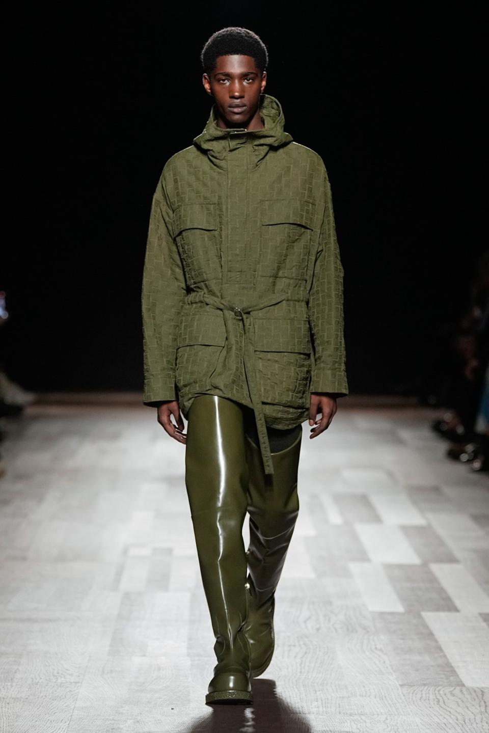 <cite class="credit">Photo: Alessandro Lucioni / Gorunway.com</cite>