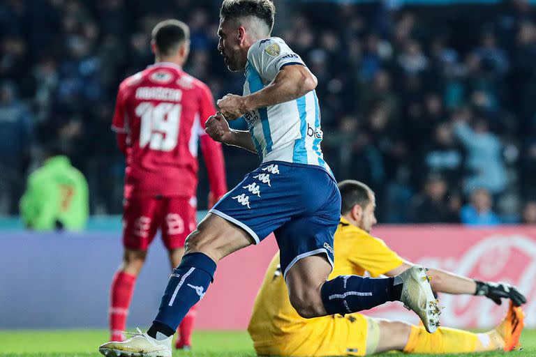 Festeja Hauche, autor del segundo gol de Racing