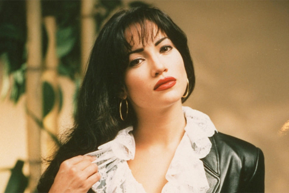 Selena (1997): A tan sólo dos años de la muerte de Selena Quintanilla-Pérez, “La Reina del Tex-Mex”, Jennifer Lopez tuvo la oportunidad de dar el gran paso para convertirse en una estrella con este filme.