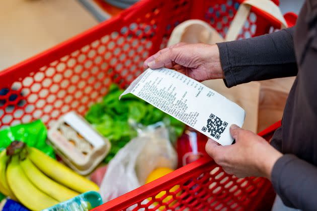 "Am I Doing It Wrong?" podcast dishes on how we might be grocery shopping wrong and how to do it better. <span class="copyright">Hispanolistic via Getty Images</span>