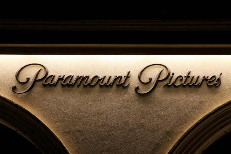 ARCHIVE PHOTO: Paramount Global announced it would close its legendary TV studio as the entertainment giant looks to cut costs ahead of an expected merger with Skydance Media. REUTERS/David Swanson/File Photo