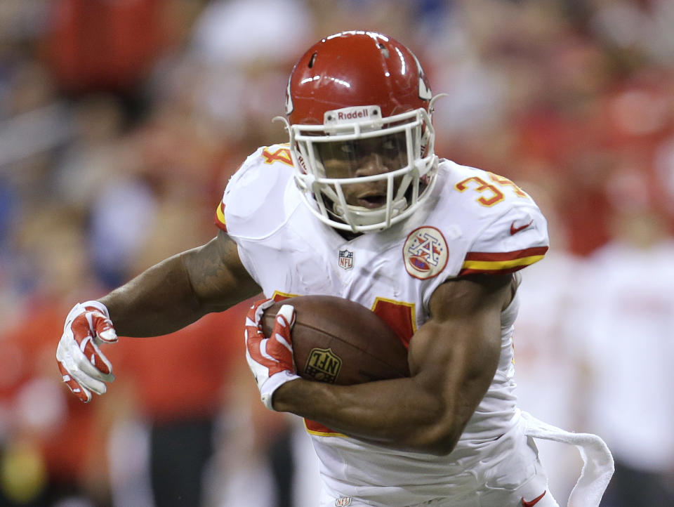 Kansas City Chiefs running back Knile Davis (34) runs during the first half of an NFL wild-card playoff football game against the Indianapolis Colts Saturday, Jan. 4, 2014, in Indianapolis. (AP Photo/AJ Mast)