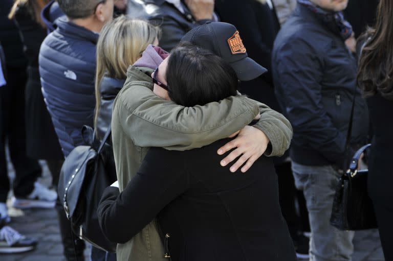 Postal de la tristeza por la muerte de Patalano 