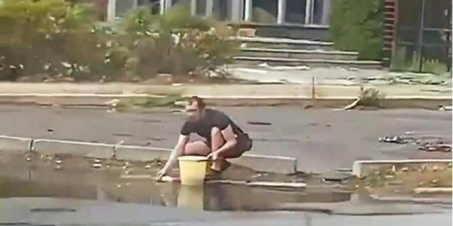 In occupied Severodonetsk, people are forced to collect water from puddles due to lack of water supply