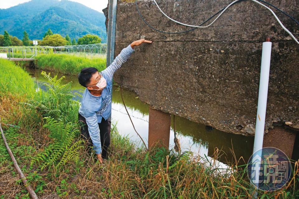 頭社村民王順瑜（圖）表示，當地地層下陷，部分區域甚至已低於出水口。