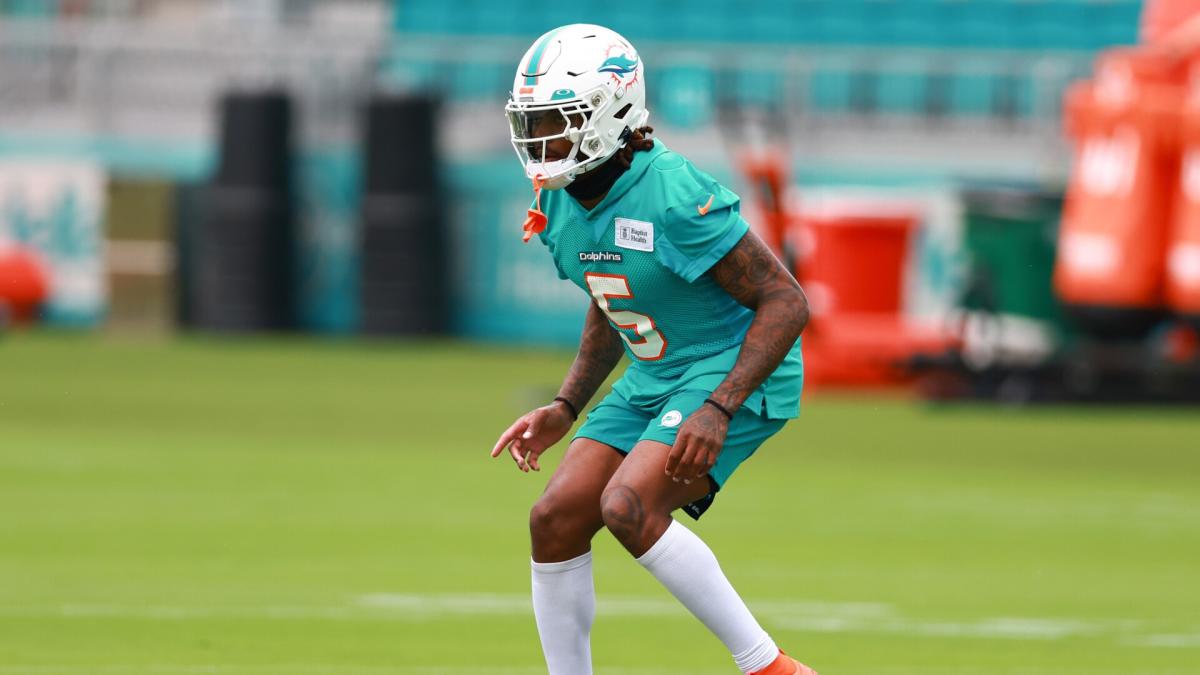 Dolphins star Jalen Ramsey carted off practice field with apparent