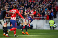 Soccer Football - La Liga Santander - Atletico Madrid vs Athletic Bilbao - Wanda Metropolitano, Madrid, Spain - February 18, 2018 Atletico Madrid's Diego Costa shoots at goal REUTERS/Javier Barbancho