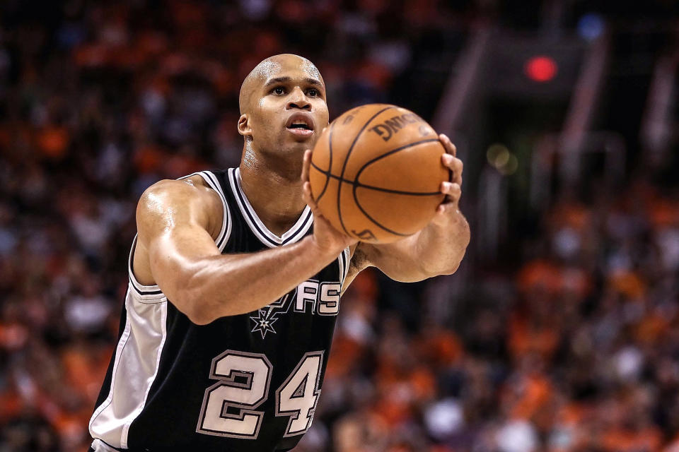 Richard Jefferson of the San Antonio Spurs shoots a free throw shot against the Phoenix Suns during on May 3, 2010 in Phoenix. (Christian Petersen / Getty Images file)