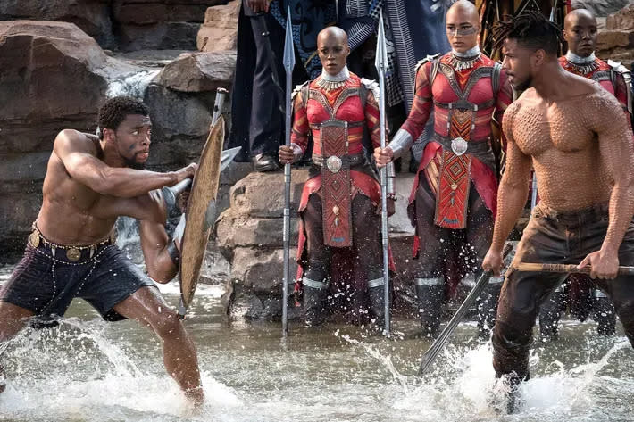 T'Challa (Chadwick Boseman, left) and Killmonger (Michael B. Jordan, right), fight for the leadership of Wakanda.
