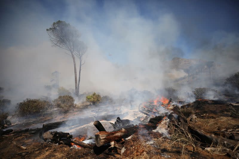 General view of a bushfire that broke out on the slopes of Table Mountain in Cape Town