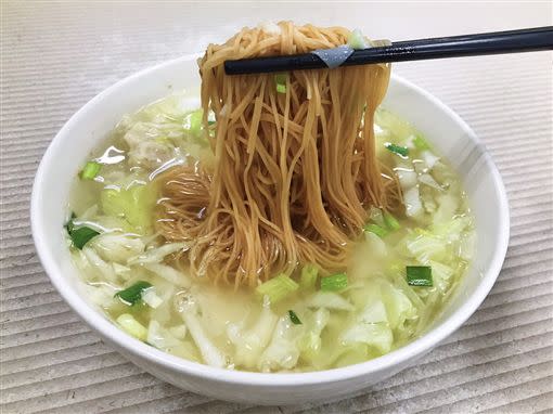 雞絲麵熱量和鈉含量都很驚人。（圖／資料照）