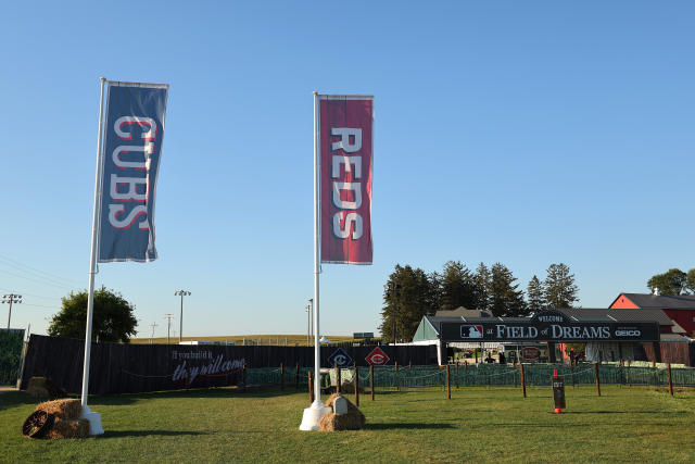 Chicago Cubs 2022 Field Of Dreams Player Name & Number T shirt