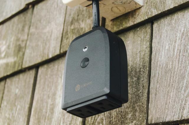 iClever Smart Outdoor Outlet review: Two smart outlets in one