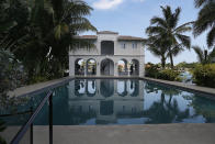 <p>Servono 15 milioni di dollari per accaparrarsi la villa del famoso gangster Al Capone, in quel di Miami Beach, che vedete in questa e nelle prossime foto. Una villa da Nababbi! (foto: Getty) </p>