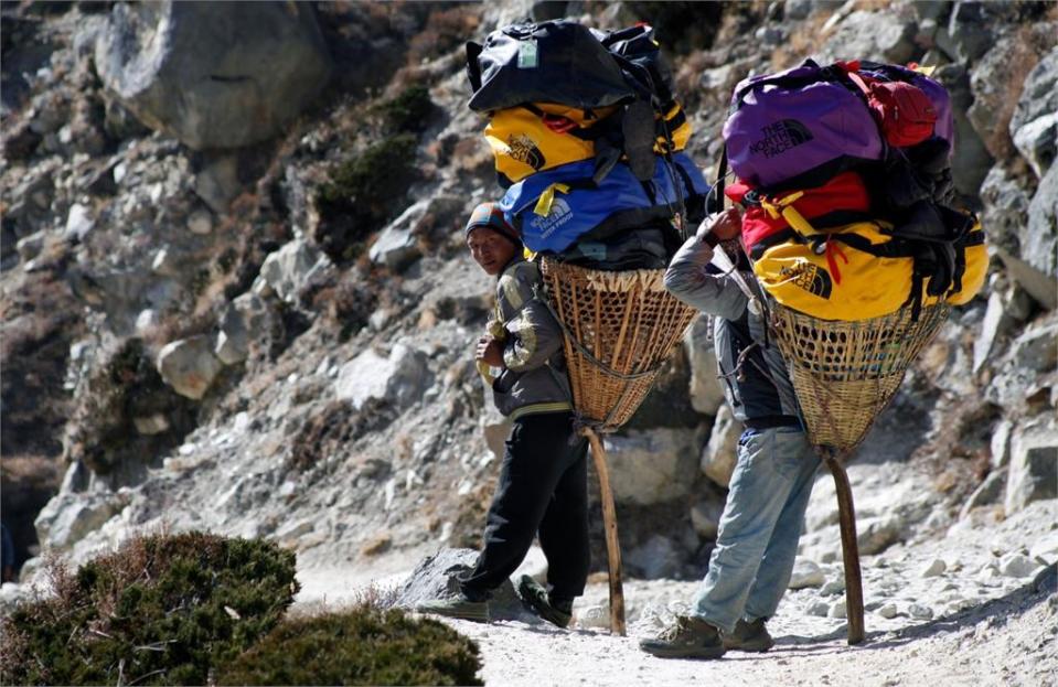 曾格爾登山紀錄再惹議！他1句揭開「登山女神」暗黑真相：都是靠他們