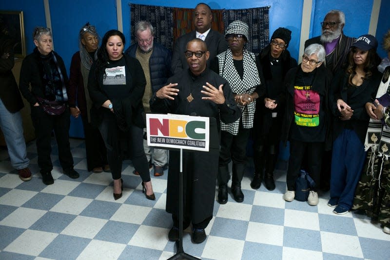 Boston, MA - March 23: The Rev. Kevin Peterson called on white churches in Boston to support reparations for slavery during a news conference at the Resurrection Lutheran Church. - Photo: Jonathan Wiggs/The Boston Globe (Getty Images)