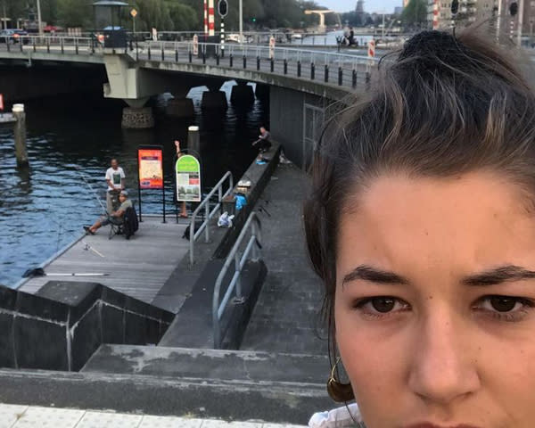 Elle dénonce les harceleurs de rue en prenant des selfies