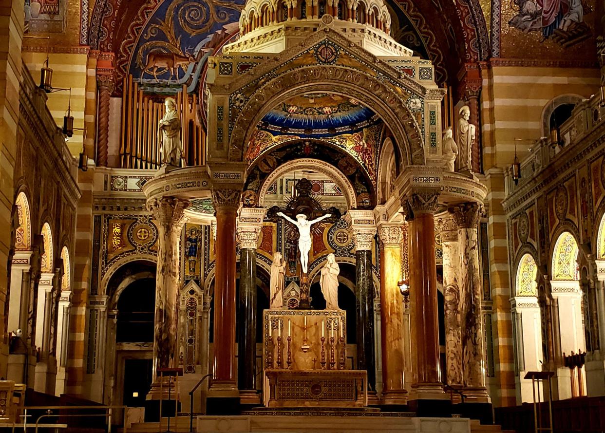 Prayer hall of the Cathedral Basilica of St. Louis