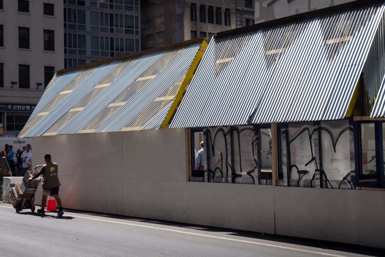 An abandoned shed that was formerly part of restaurants that have now shut down on West 32nd Street and Fifth Avenue, Manhattan on Thursday, August 18, 2022.