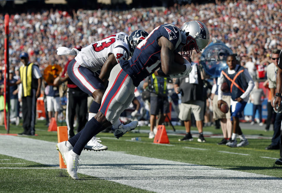 Brandin Cooks hauls in a game-winning touchdown for the Patriots in one of the highlight games of Week 3. (AP)