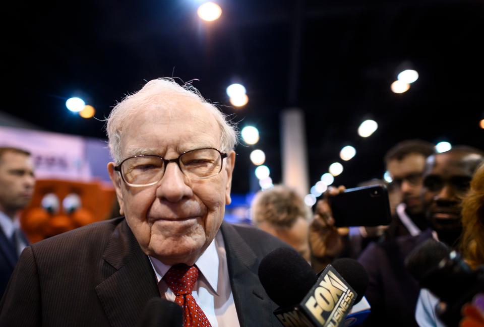 Warren Buffett, CEO of Berkshire Hathaway, speaks to the press as he arrives at the 2019 annual shareholders meeting in Omaha, Nebraska, May 4, 2019. (Photo by Johannes EISELE / AFP)        (Photo credit should read JOHANNES EISELE/AFP via Getty Images)