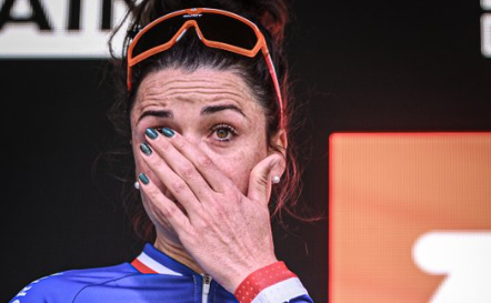 Audrey Cordon-Ragot va participer ce samedi 8 avril à Paris-Roubaix, la championne de France a craint de ne pas pouvoir le faire. (Capture d’écran compte Twitter Paris Roubaix Femmes)