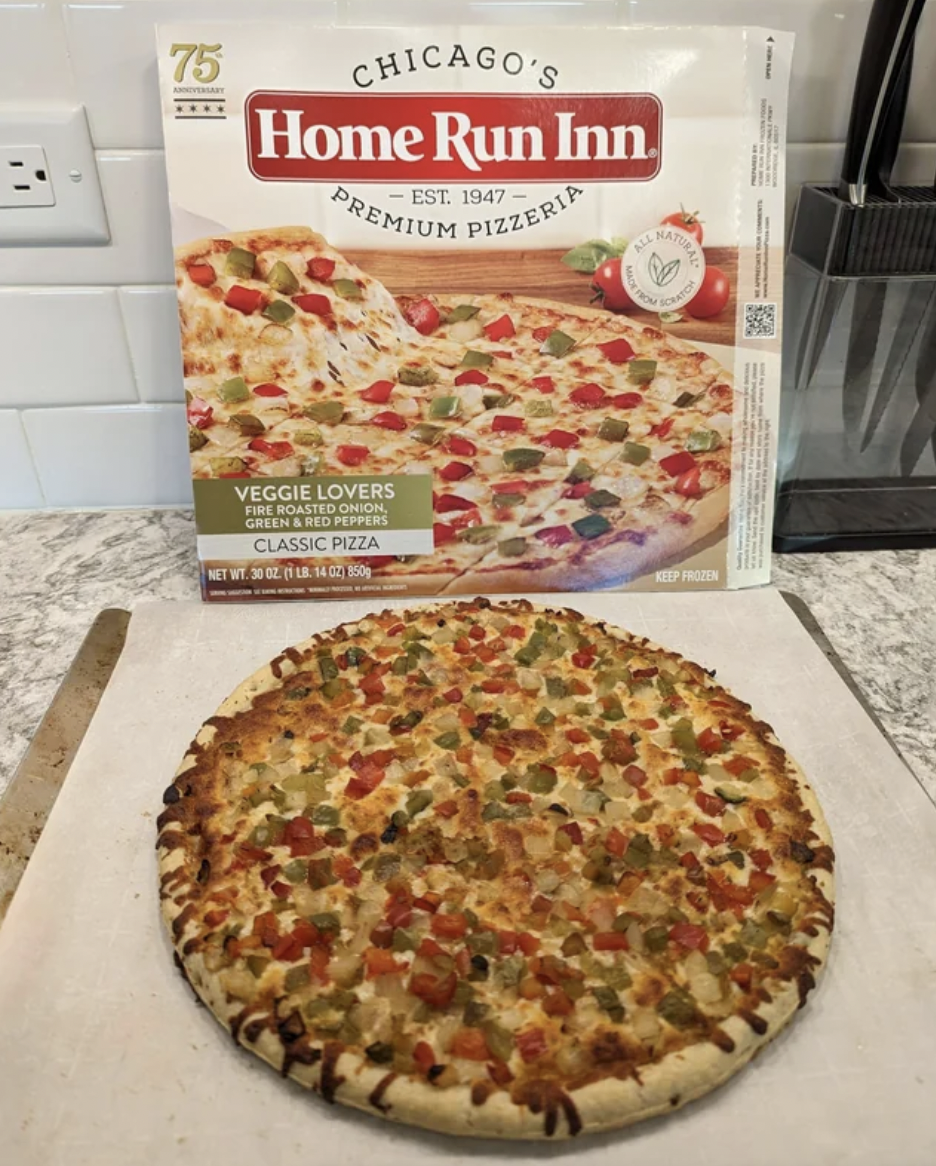 Reddit screenshot of a frozen pizza from Home Run Inn.