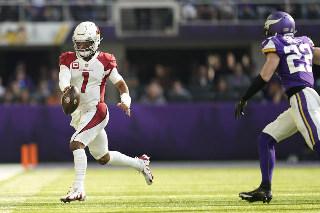 Arizona Cardinals quarterback Clayton Tune (15) throws against the  Minnesota Vikings during the first half of an NFL preseason football game,  Saturday, Aug. 26, 2023, in Minneapolis. (AP Photo/Bruce Kluckhohn Stock  Photo - Alamy