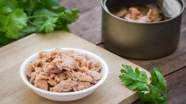 canned tuna in bowl