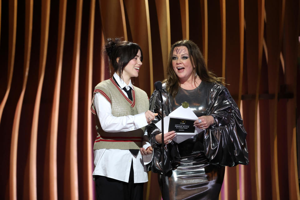 LOS ANGELES, CALIFORNIA - FEBRUARY 24: (L-R) Billie Eilish  and Melissa McCarthy speak onstage during the 30th Annual Screen Actors Guild Awards at Shrine Auditorium and Expo Hall on February 24, 2024 in Los Angeles, California. (Photo by Matt Winkelmeyer/Getty Images)