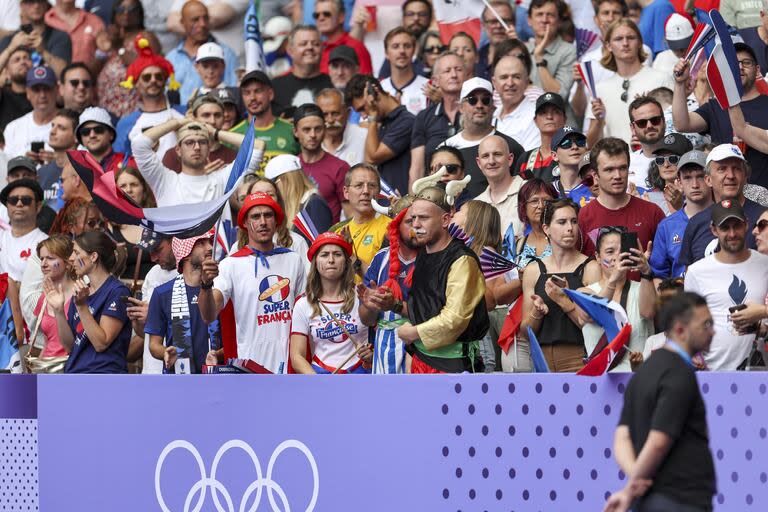 El grupo de hinchas franceses se hicieron escuchar contra la Argentina en el rugby seven