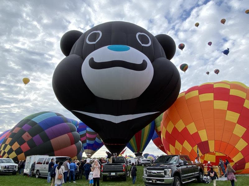 臺北熊讚熱氣球首次躍上國際　宣傳2023台灣燈會在台北  