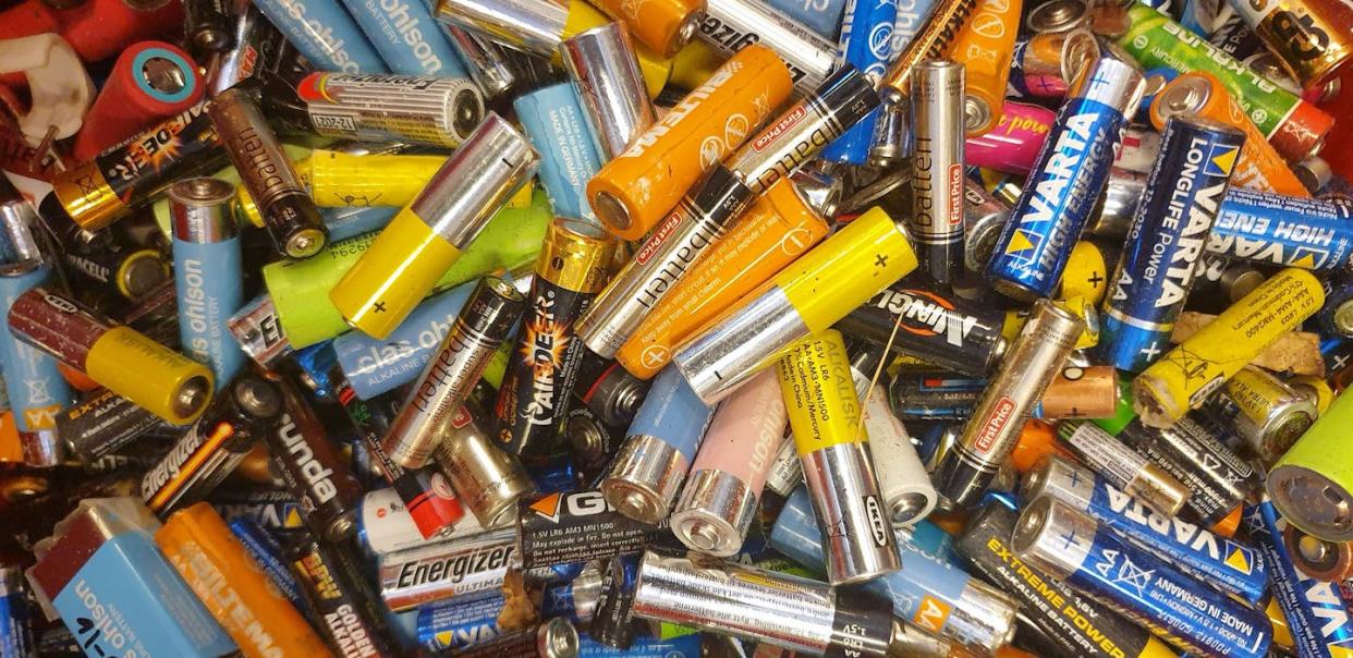 Maybe you have a drawer in your house that looks like this? <a href="https://commons.wikimedia.org/wiki/File:Used_batteries.jpg" rel="nofollow noopener" target="_blank" data-ylk="slk:Peter Fiskerstrand/Wikimedia;elm:context_link;itc:0;sec:content-canvas" class="link ">Peter Fiskerstrand/Wikimedia</a>, <a href="http://creativecommons.org/licenses/by-sa/4.0/" rel="nofollow noopener" target="_blank" data-ylk="slk:CC BY-SA;elm:context_link;itc:0;sec:content-canvas" class="link ">CC BY-SA</a>