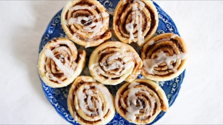 Quick Mini Cinnamon Roll Cookies