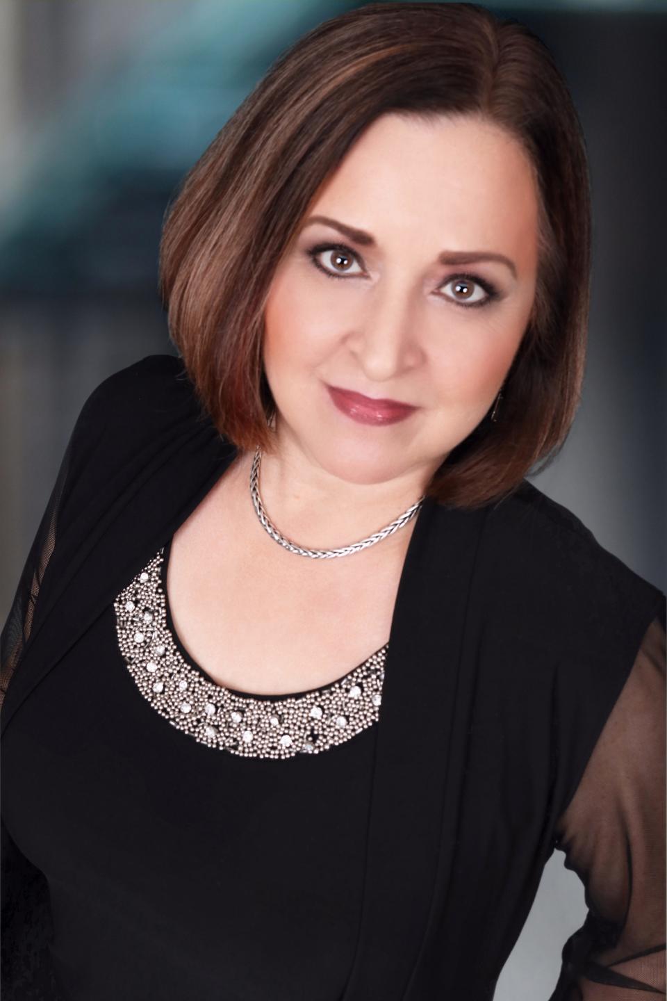 Pianist Suzanne Newcomb will be the featured soloist for the Metropolitan Chamber Orchestra's "Raise the Flag" concert at Ascension Lutheran Church on Sunday.