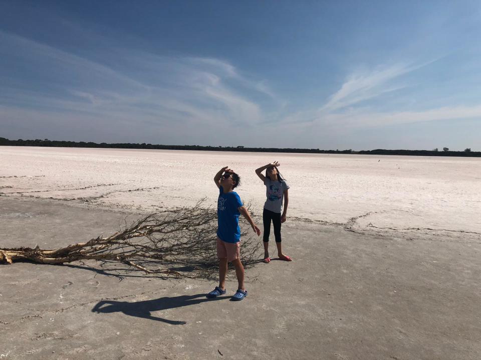 Road trip 去Adelaide 經過鹽湖 Pink Lake，不過因為正值夏天鹽湖已經乾，要等到雨季先可以影到天空之鏡等相片。 