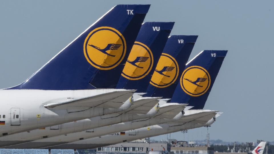 Stillgelegte Passagiermaschine der Lufthansa auf dem Flughafen Frankfurt.