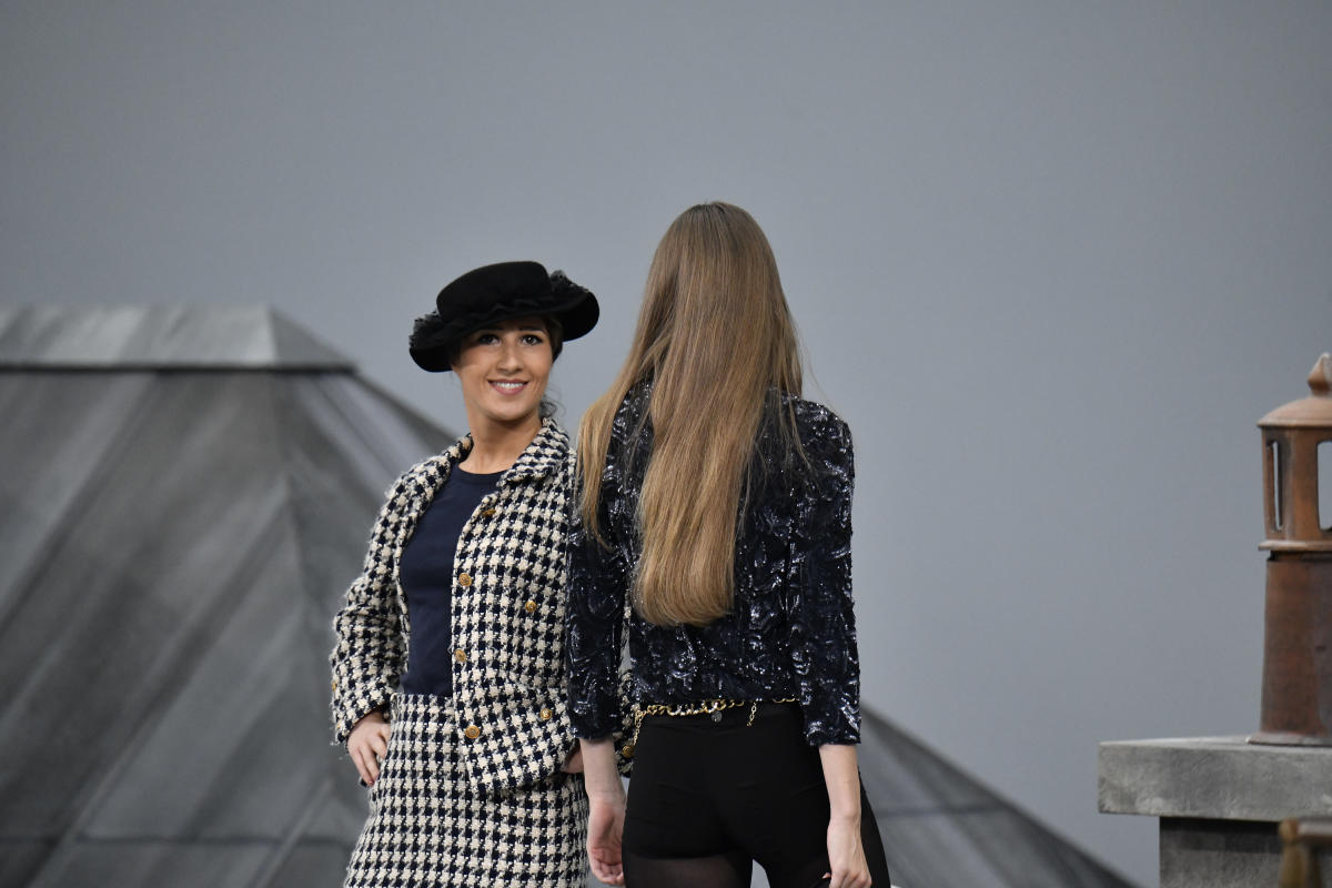 Anna Wintour,Cardi B and Jennie Kim attend the Chanel Womenswear  Spring/Summer 2020 show as