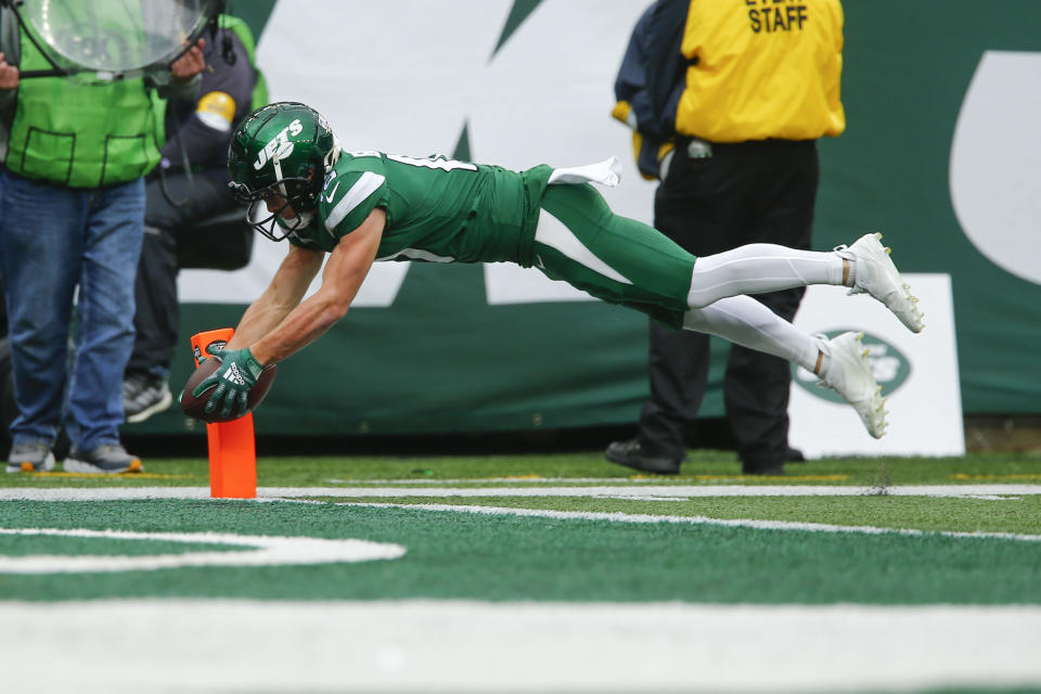 New York Jets' Braxton Berrios scores a touchdown during the first half of an NFL football game against the Tampa Bay Buccaneers, Sunday, Jan. 2, 2022, in East Rutherford, N.J. (AP Photo/John Munson)