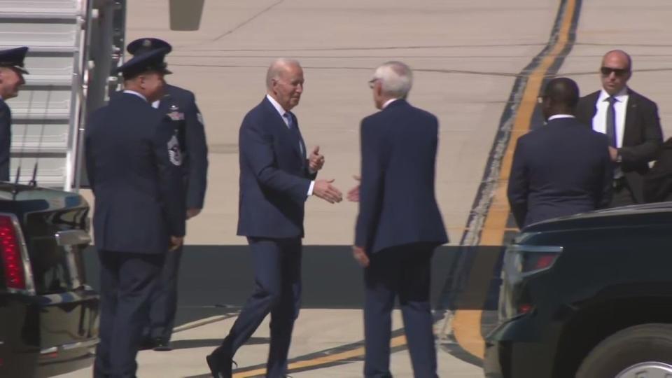 <div>President Biden arrives at Milwaukee Mitchell International Airport</div>
