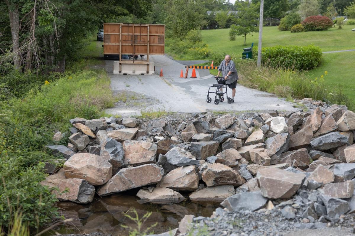 Frustrated South Rawdon residents want bridge back after waiting over a year