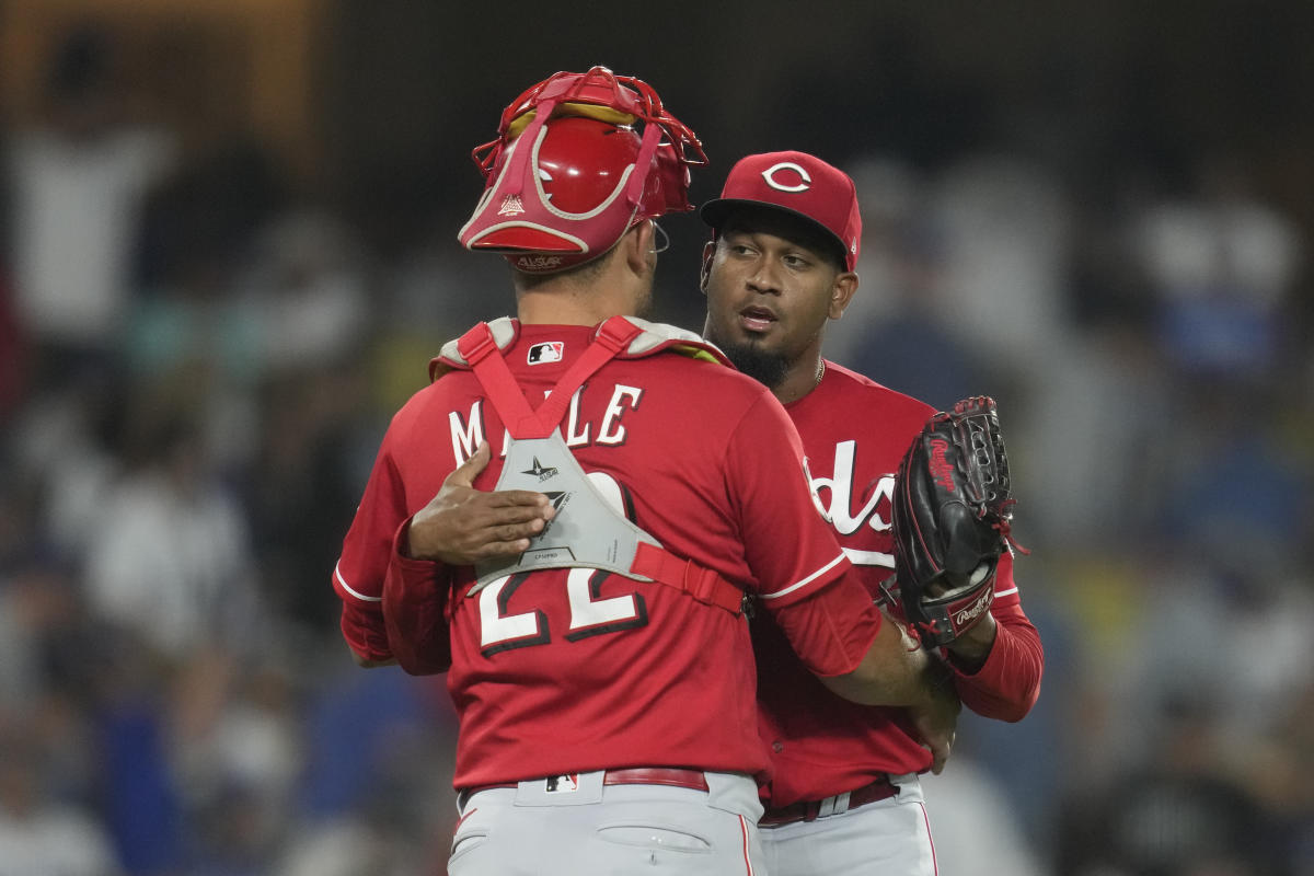 Steer's 3-run HR helps Reds beat Mariners - The Tribune