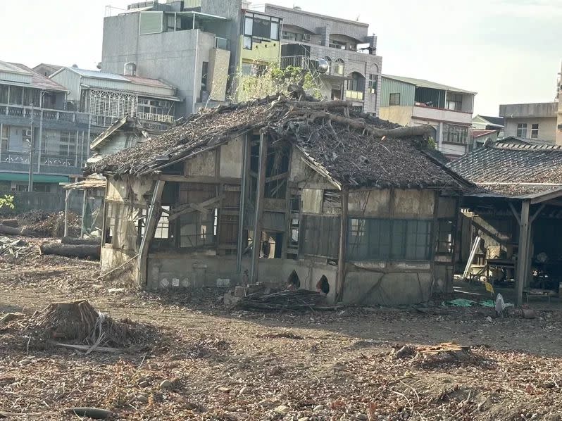 「壺仙幼稚園」閒置荒廢近半世紀，建商購地整地，木屋、庭園石橋重現。記者魯永明／攝影