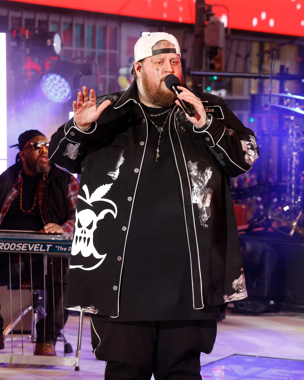 Jelly Roll Performs ‘Wild Ones’ Live From Times Square on ‘Dick Clark’s ...