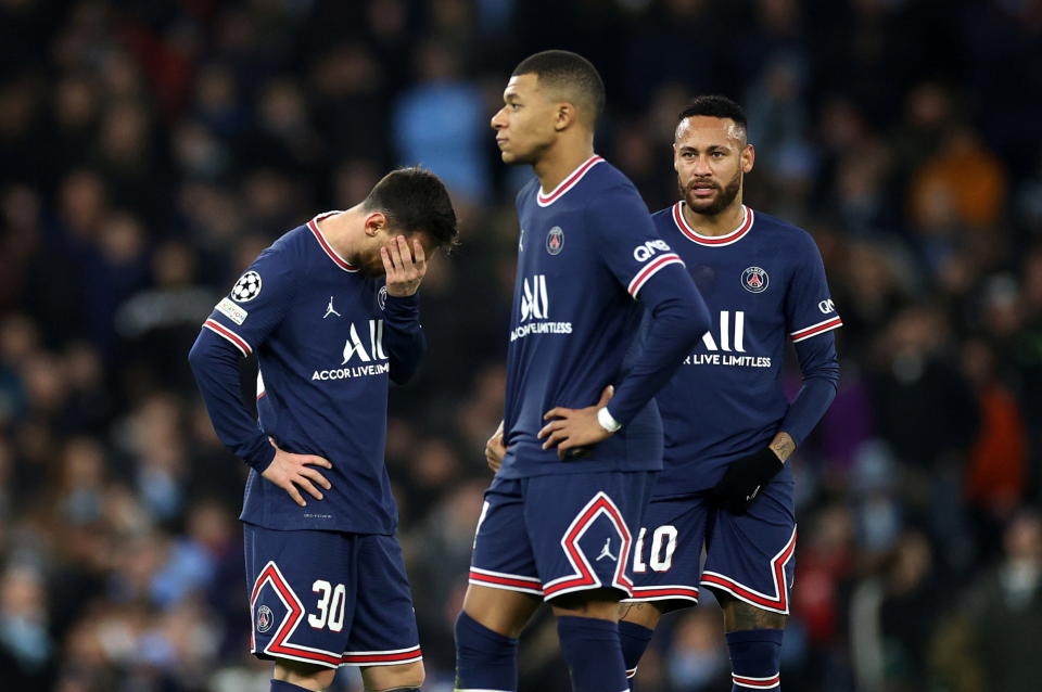 Neymar en un partido de Liga de Campeones junto a Lionel Messi y Kylian Mbappé. (Reuters/Carl Recine)