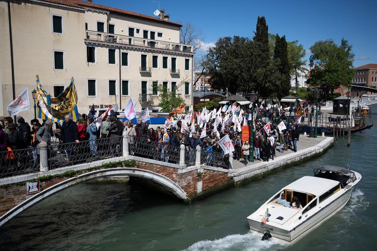 Las protestas en Venecia tras la entrada en vigencia del nuevo sistema para los turistas