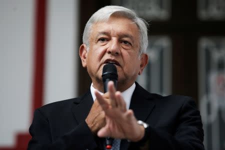 El ganador de las últimas elecciones presidenciales en México, Andrés Manuel López Obrador, realiza una conferencia de prensa en la Ciudad de México, México, 10 de julio de 2018. REUTERS/Daniel Becerril - RC1813DB4F00