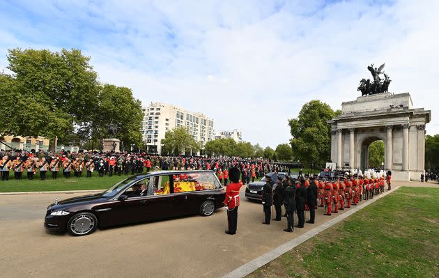 The Royal Hearse carrying the coffin of Queen Elizabeth II at Wellington Arch. (Photo: David Ramos via Getty Images)